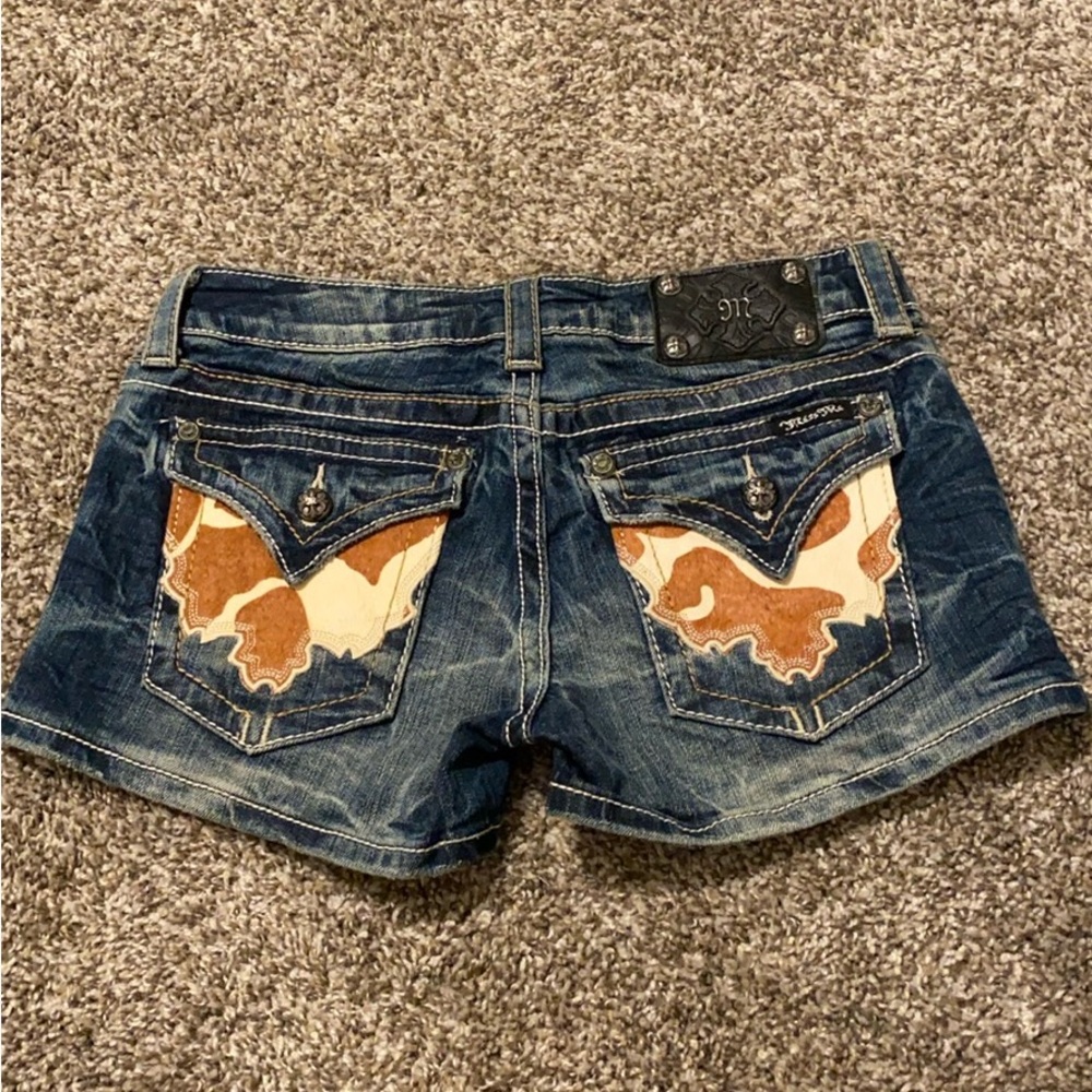 Miss Me Jean Shorts with Animal Print Design Size 28/Inseam 3 - Never Worn